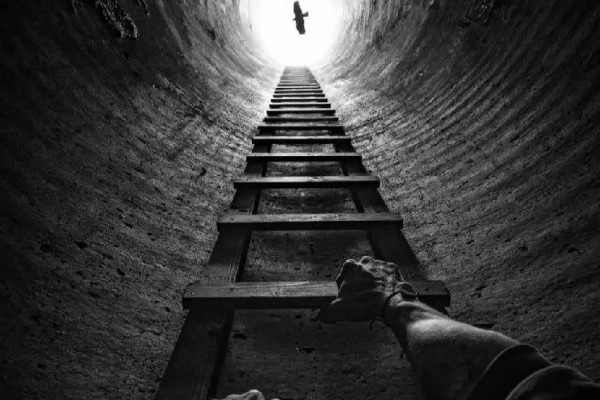 آشنایی با ادبیات گوتیک